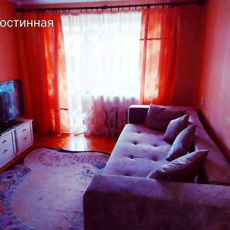 Apartment On Oktyabrskaya 105 Bobruisk ภายนอก รูปภาพ