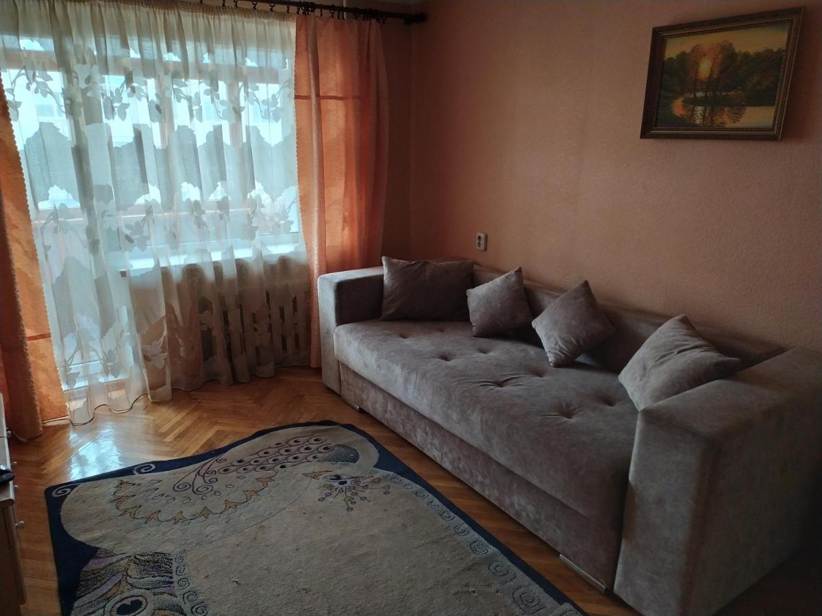 Apartment On Oktyabrskaya 105 Bobruisk ภายนอก รูปภาพ