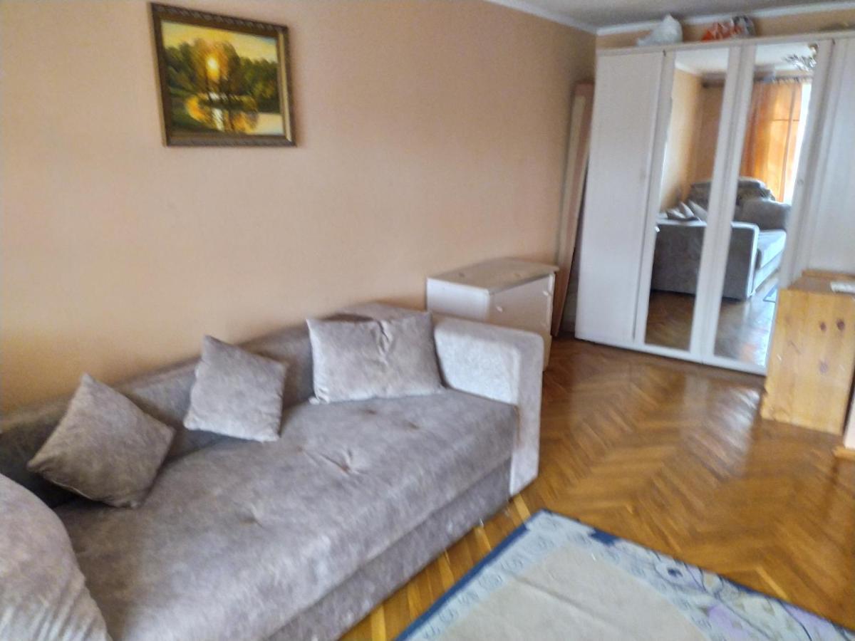 Apartment On Oktyabrskaya 105 Bobruisk ภายนอก รูปภาพ